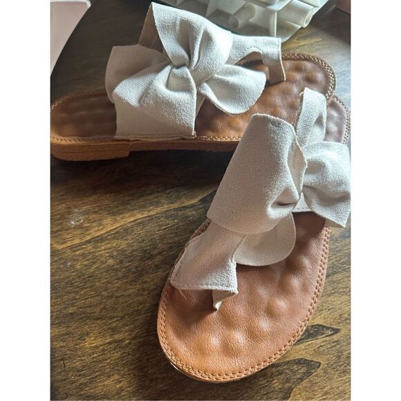 Beautiful twist knot ,toe loop bohemian soft faux-suede material sandals.Size8. - Picture 3 of 10